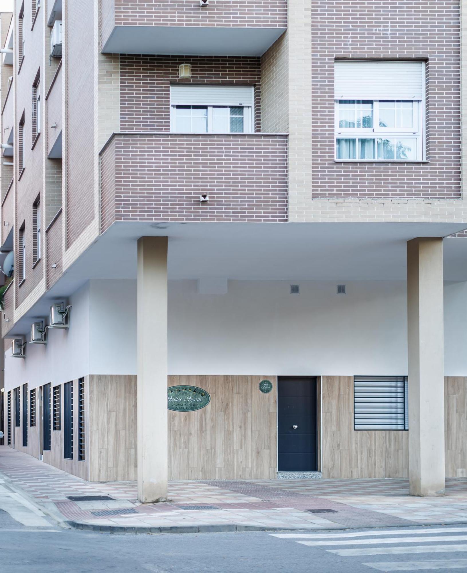 אלמנדראלחו Apartamentos Luxury Suites Syrah מראה חיצוני תמונה